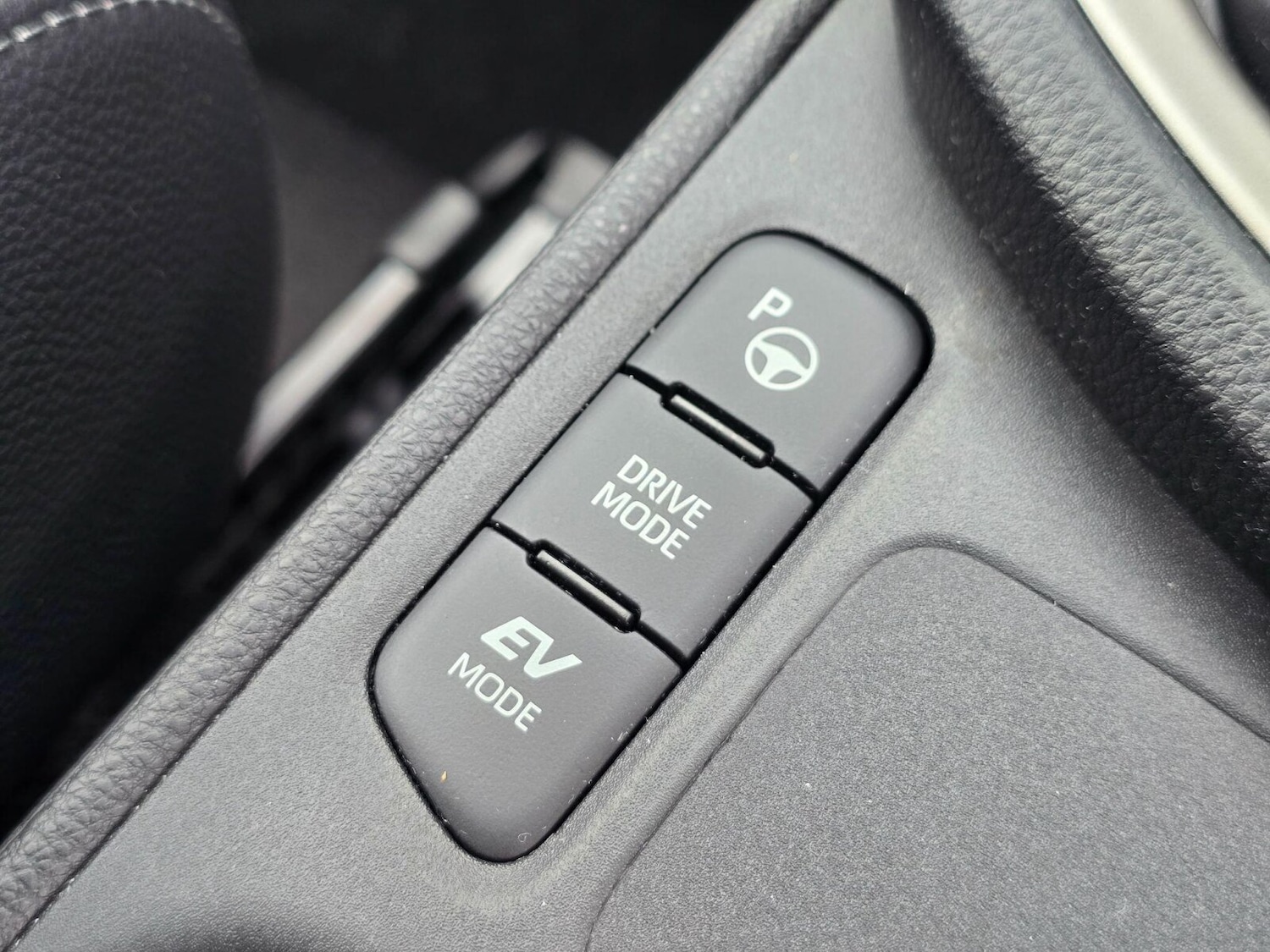 Used Toyota Yaris Cross 2024 for sale - 76130492: Photo 30