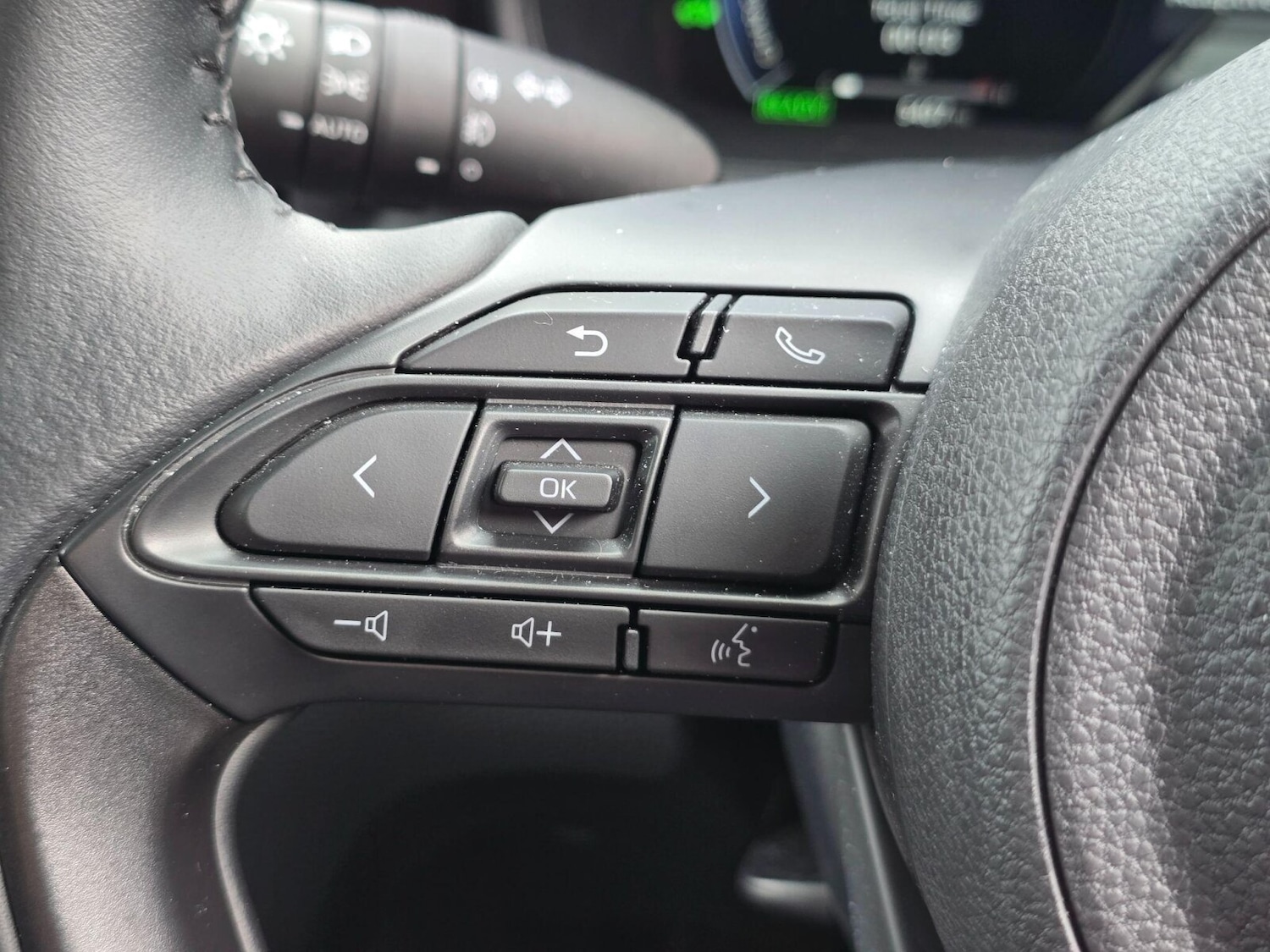 Used Toyota Yaris Cross 2024 for sale - 76130492: Photo 39