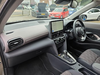 Used Toyota Yaris Cross 2024 for sale - 76130492: Photo 3