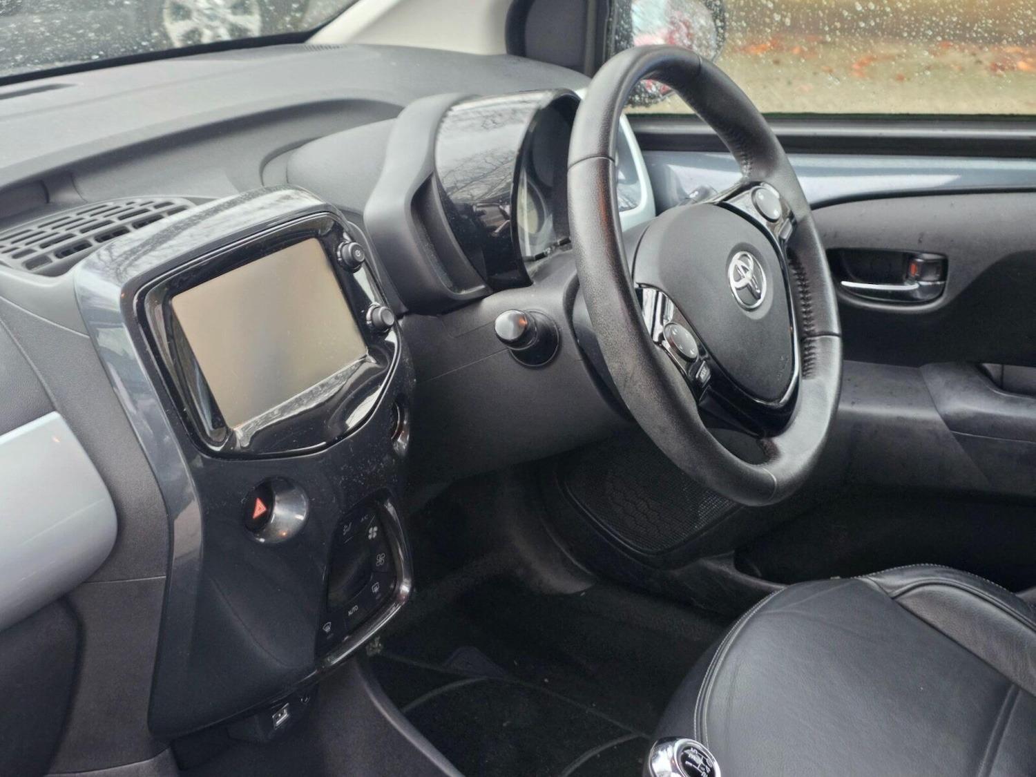 Used Toyota AYGO 2016 for sale - 77285671: Photo 11