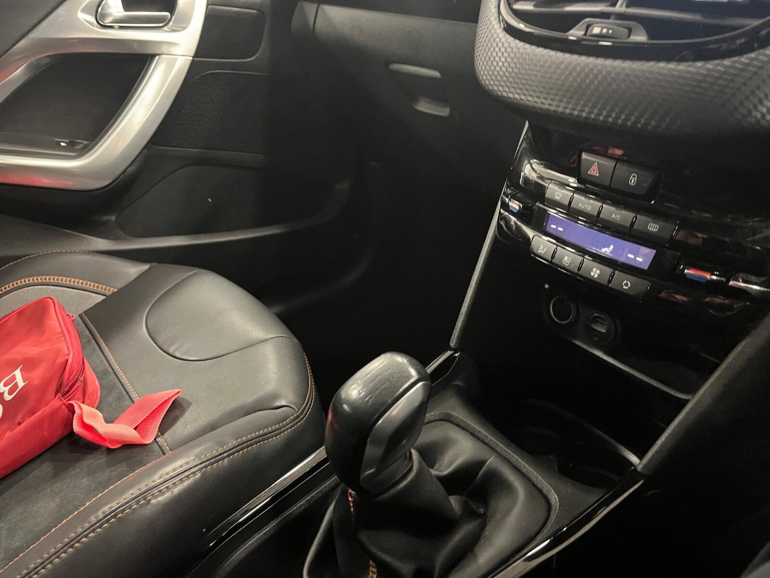 Used Peugeot 2008 2015 for sale - 77239539: Photo 16