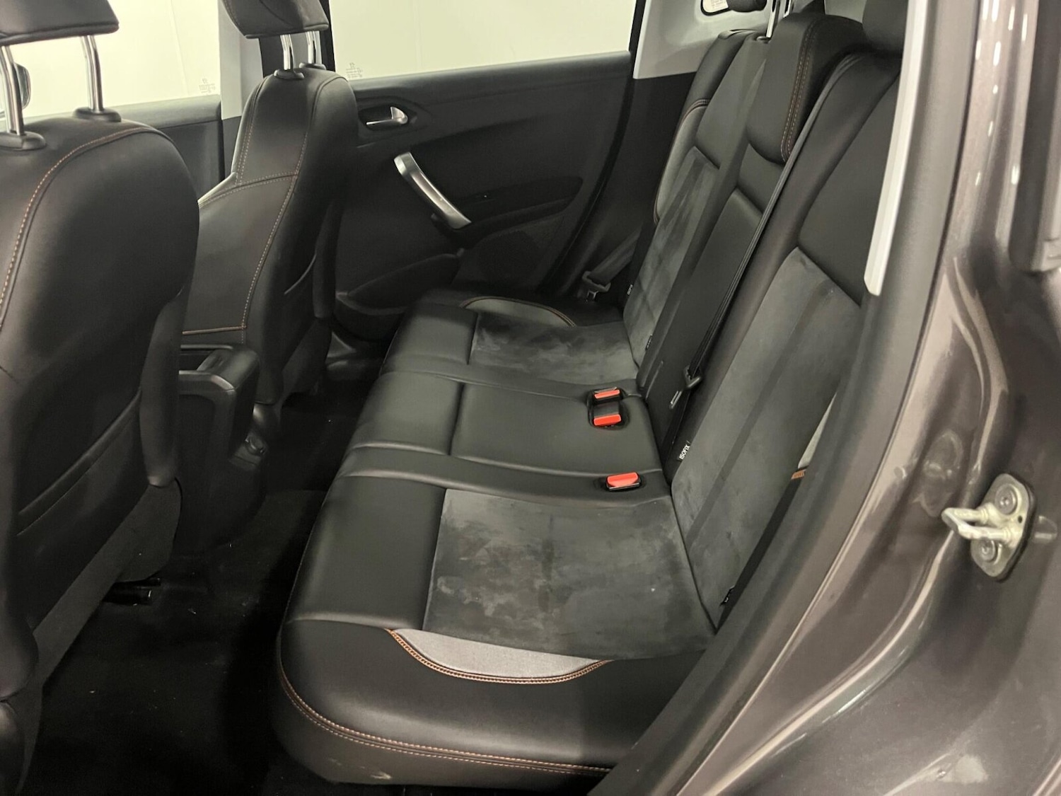 Used Peugeot 2008 2015 for sale - 77239539: Photo 28