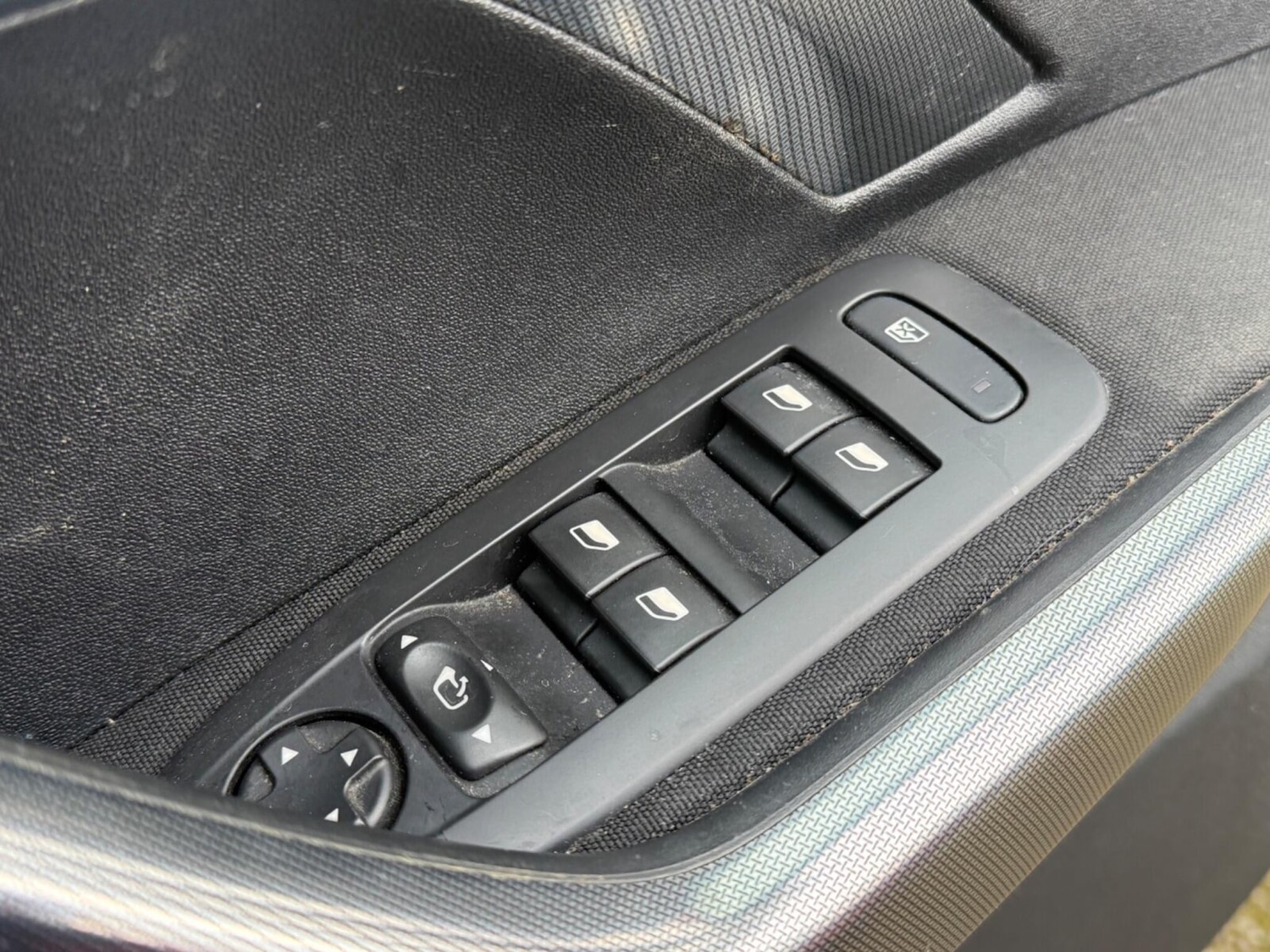 Used Peugeot 2008 2016 for sale - 77636230: Photo 28