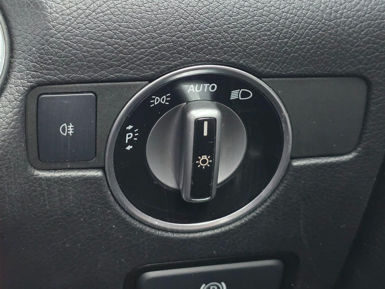 Used Mercedes-Benz SLC 2016 for sale - 77810187: Photo 32