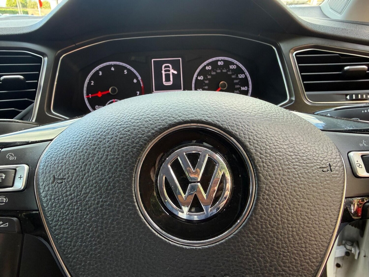 Used Volkswagen T-Roc 2019 for sale - 76003559: Photo 32