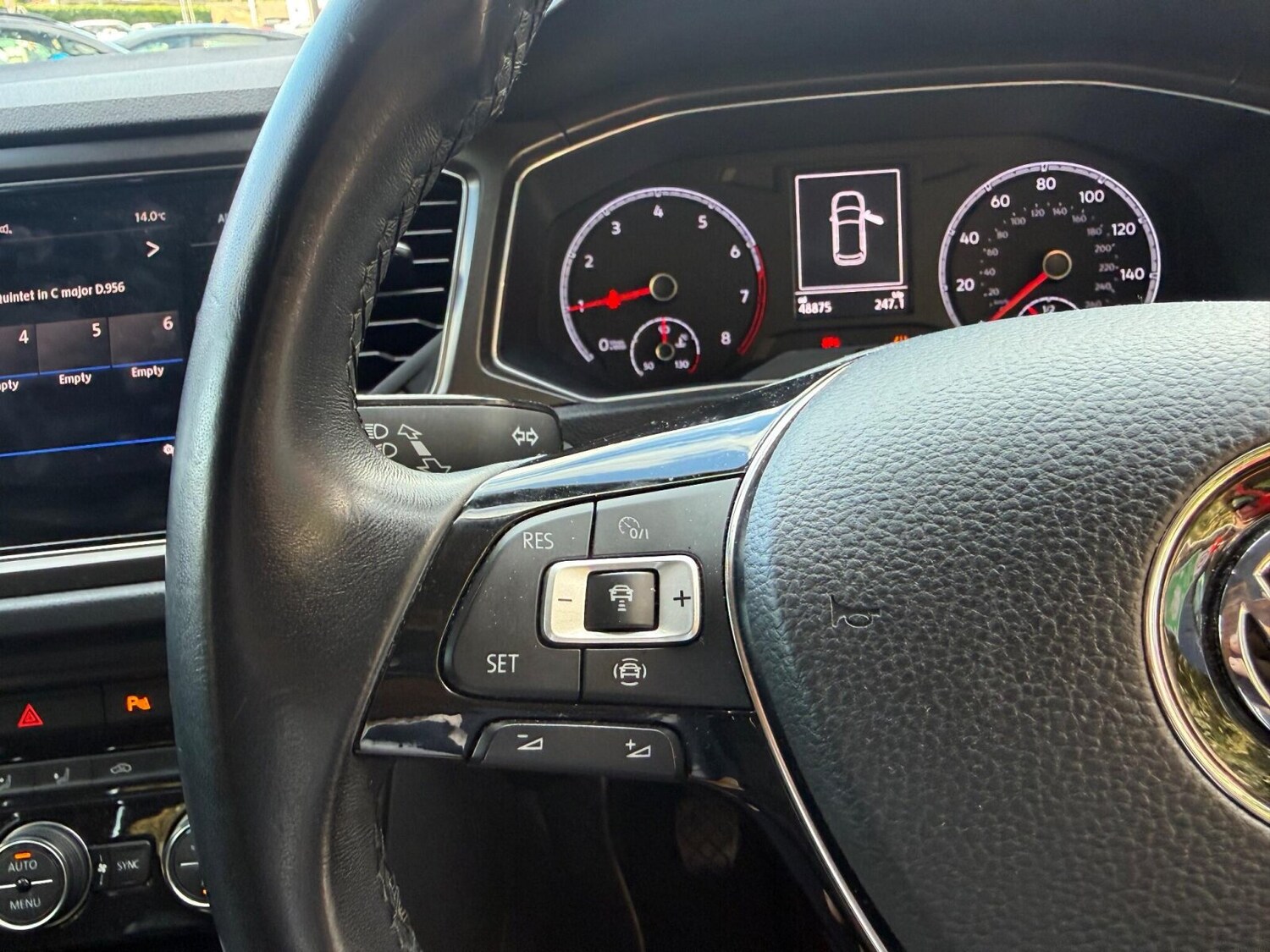 Used Volkswagen T-Roc 2019 for sale - 76003559: Photo 33