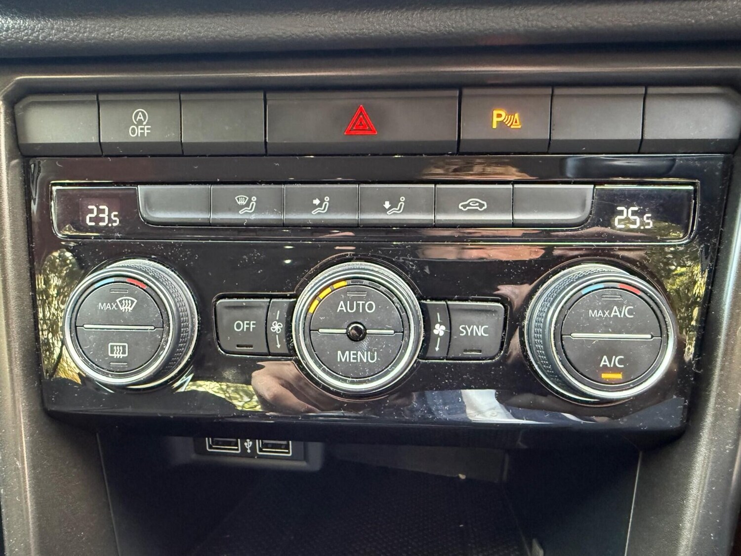 Used Volkswagen T-Roc 2019 for sale - 76003559: Photo 35