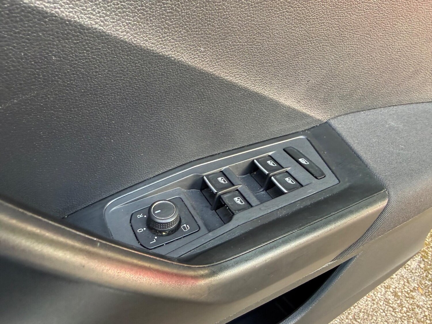 Used Volkswagen T-Roc 2019 for sale - 76003559: Photo 36