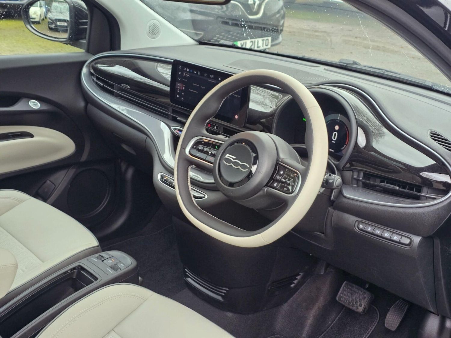 Used Fiat 500e 2025 for sale - 77165517: Photo 2