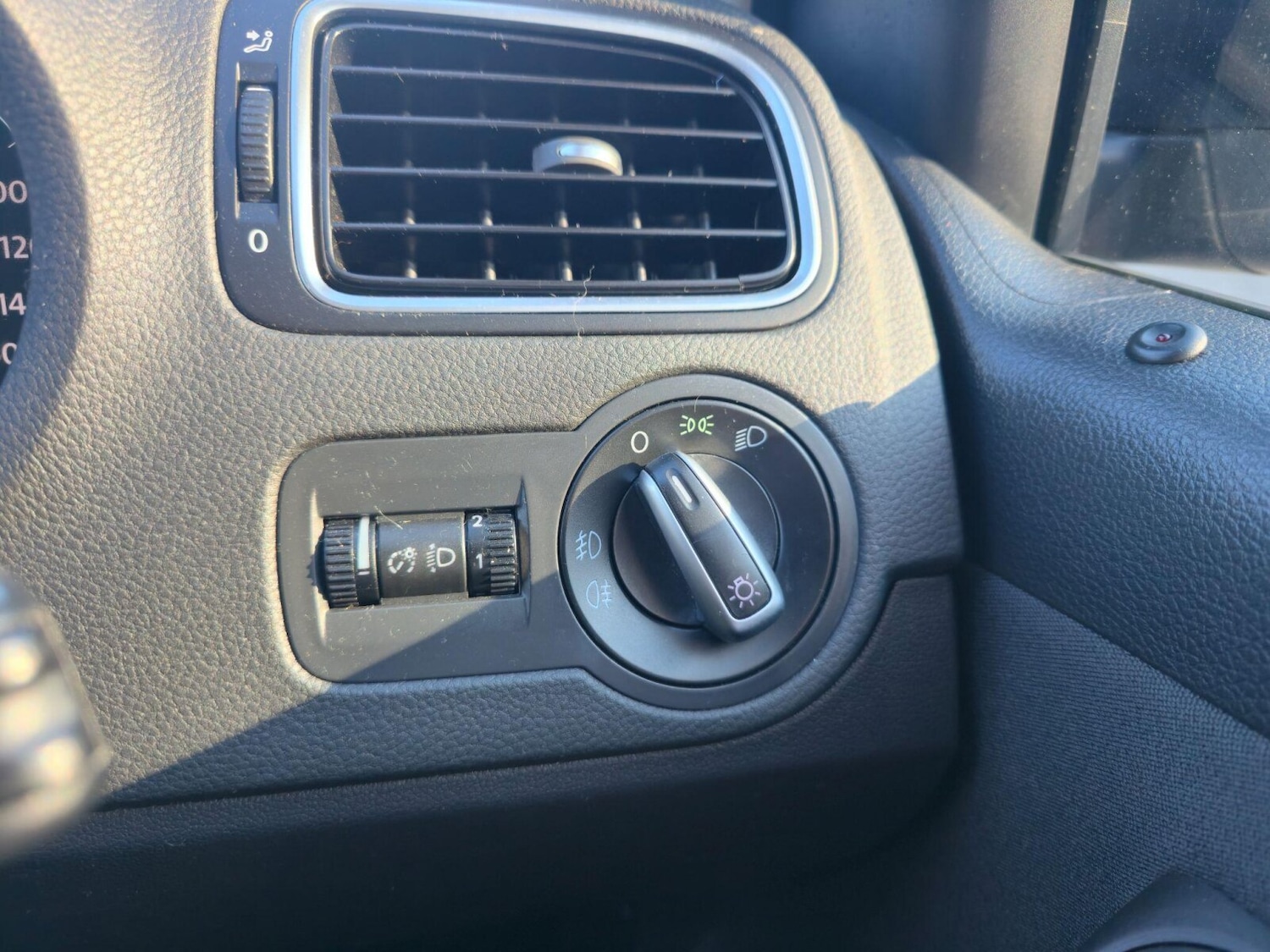 Used Volkswagen Polo 2011 for sale - 78137015: Photo 25