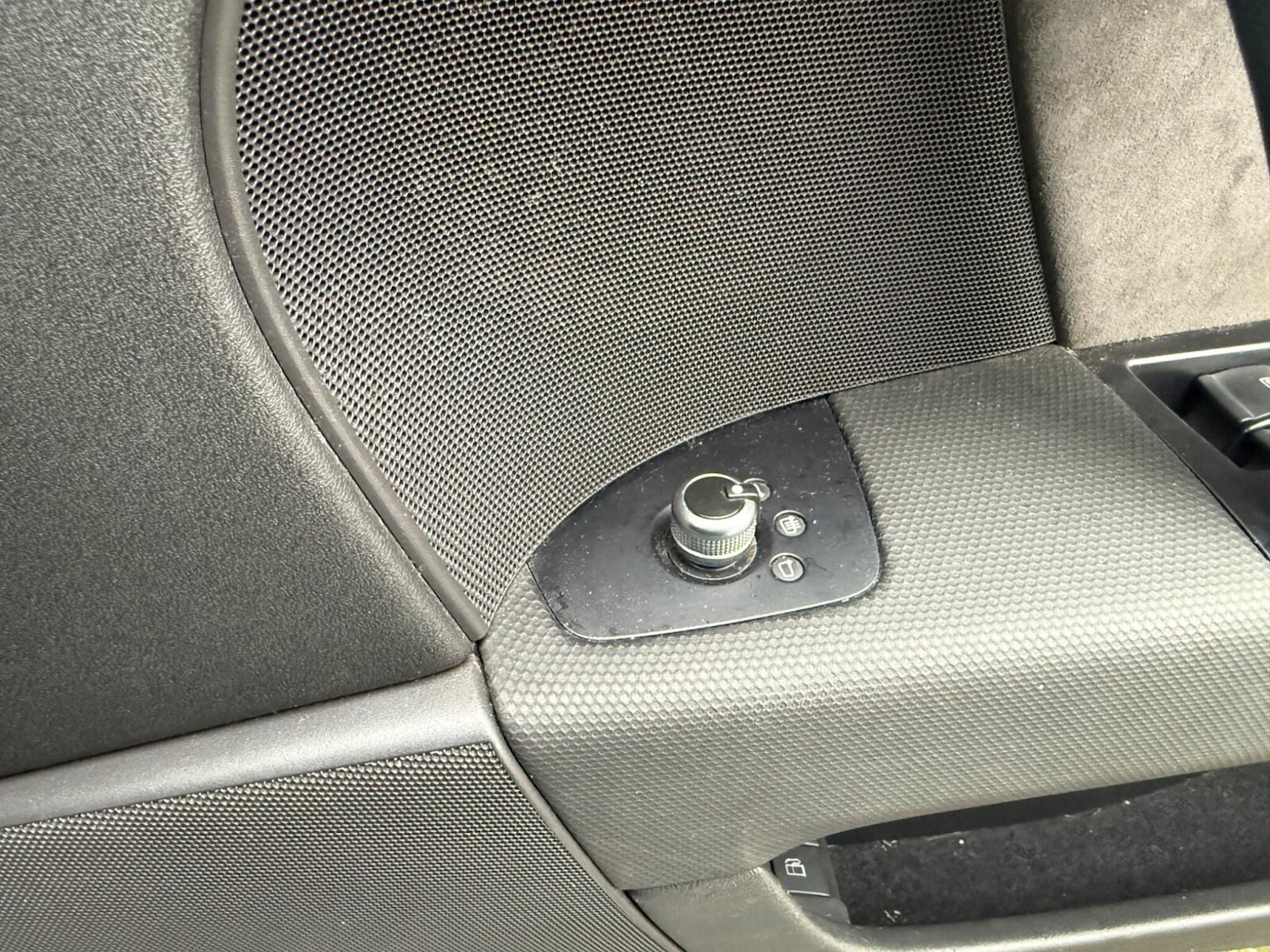 Used Audi TT 2010 for sale - 77560621: Photo 36