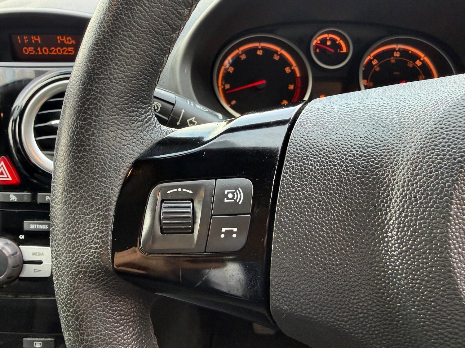 Used Vauxhall Corsa 2013 for sale - 76183900: Photo 29