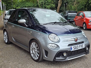 Used Abarth 695 2018 for sale - 79472442: Photo