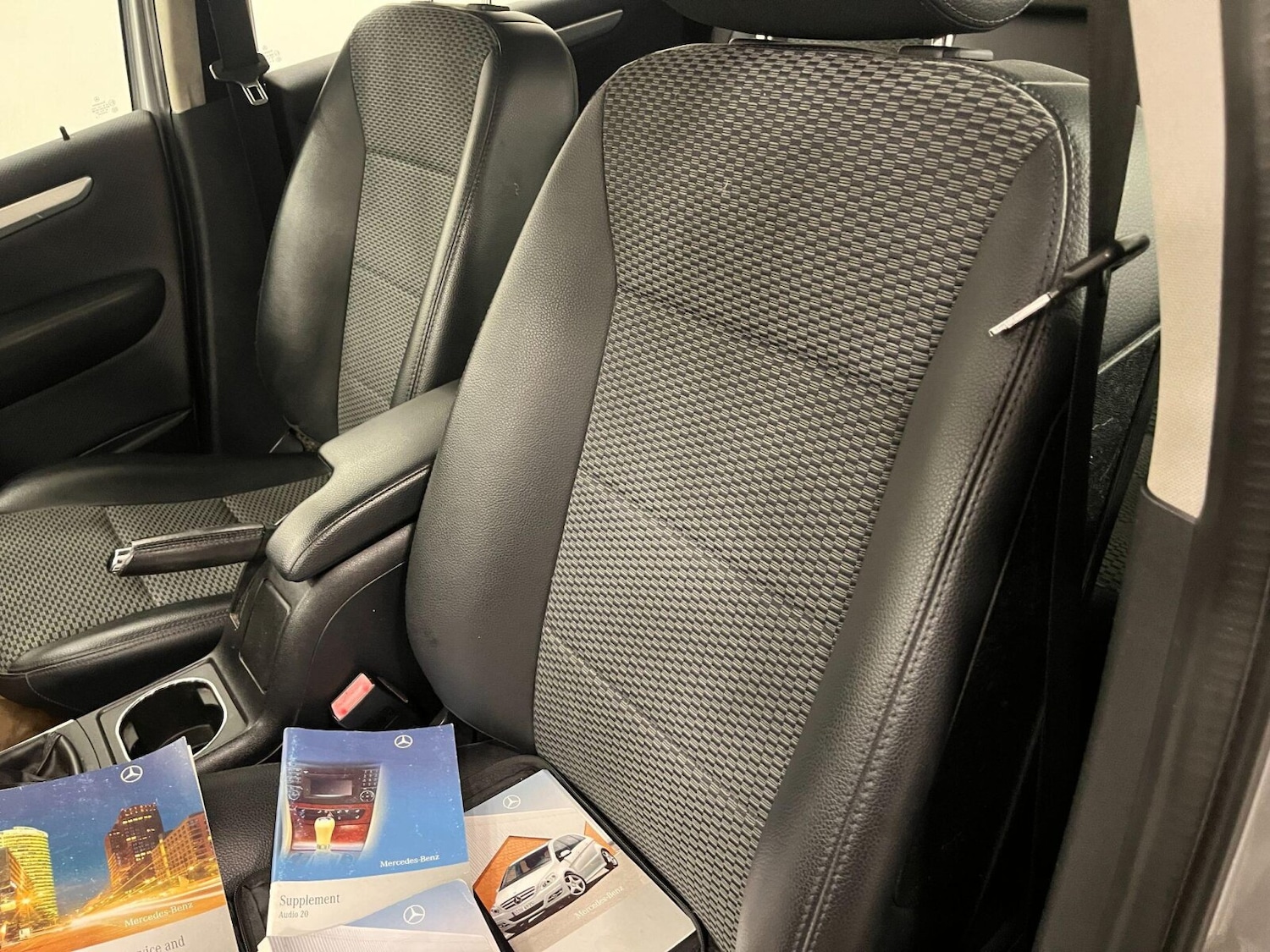 Used Mercedes-Benz B Class 2009 for sale - 77047819: Photo 35