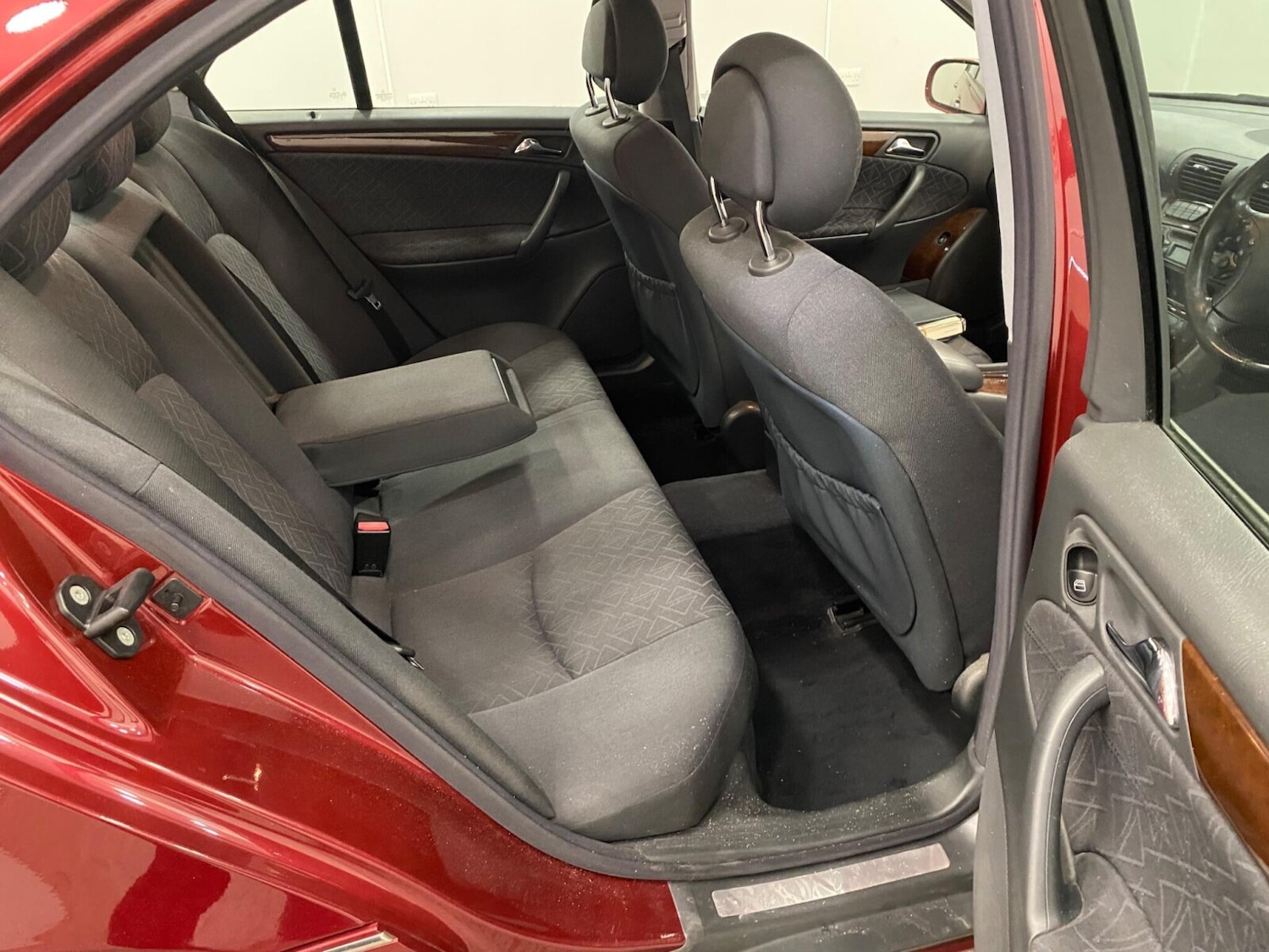 Used Mercedes-Benz C Class 2003 for sale - 77975564: Photo 11