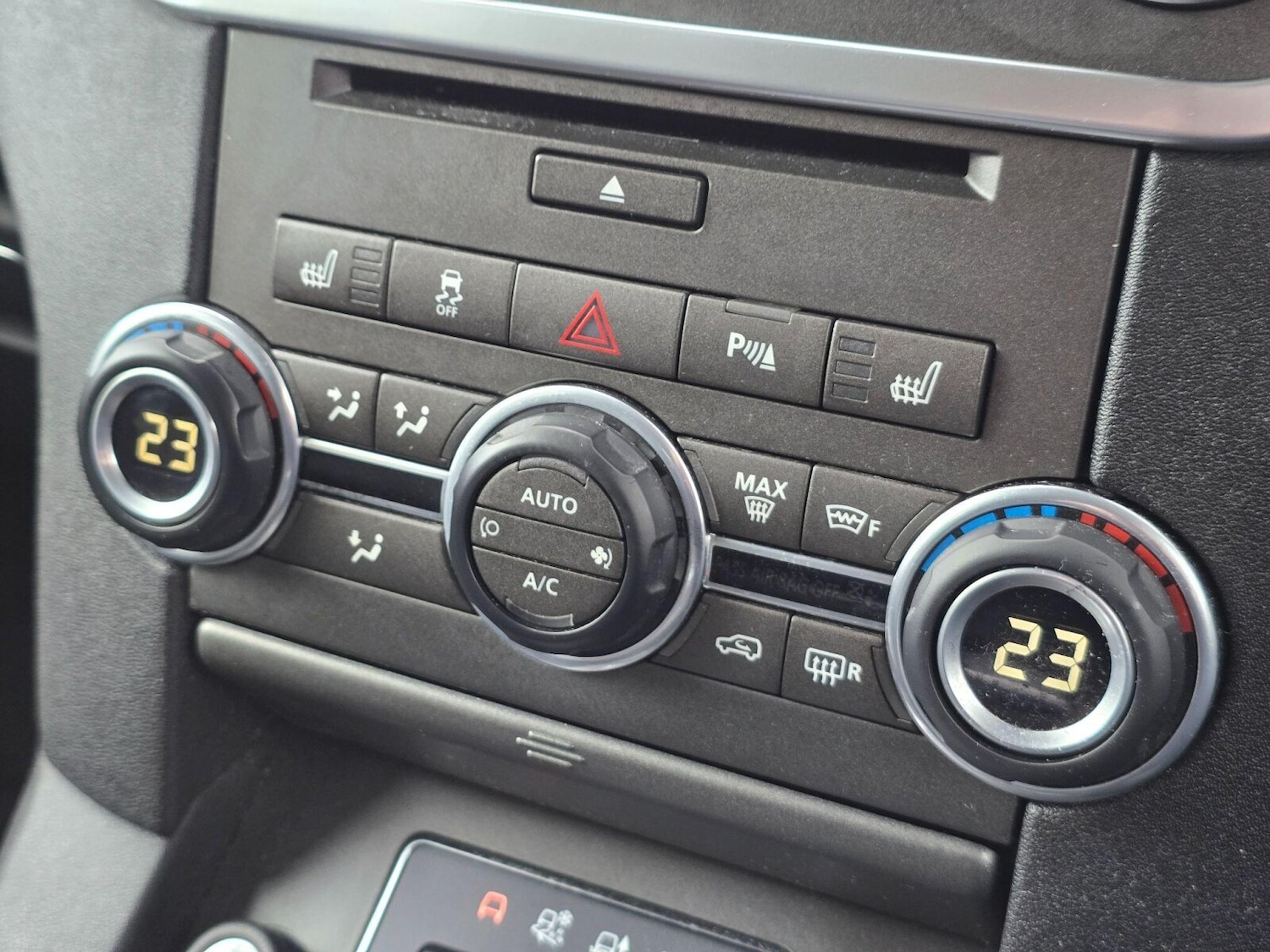 Used Land Rover Discovery 2014 for sale - 78215927: Photo 13