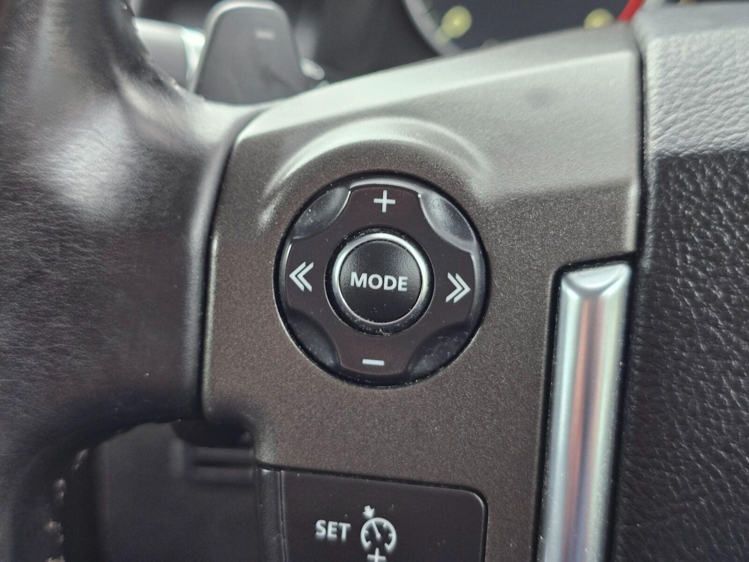 Used Land Rover Discovery 2014 for sale - 78215927: Photo 32