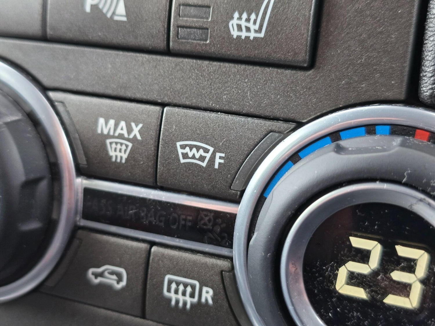 Used Land Rover Discovery 2014 for sale - 78215927: Photo 40