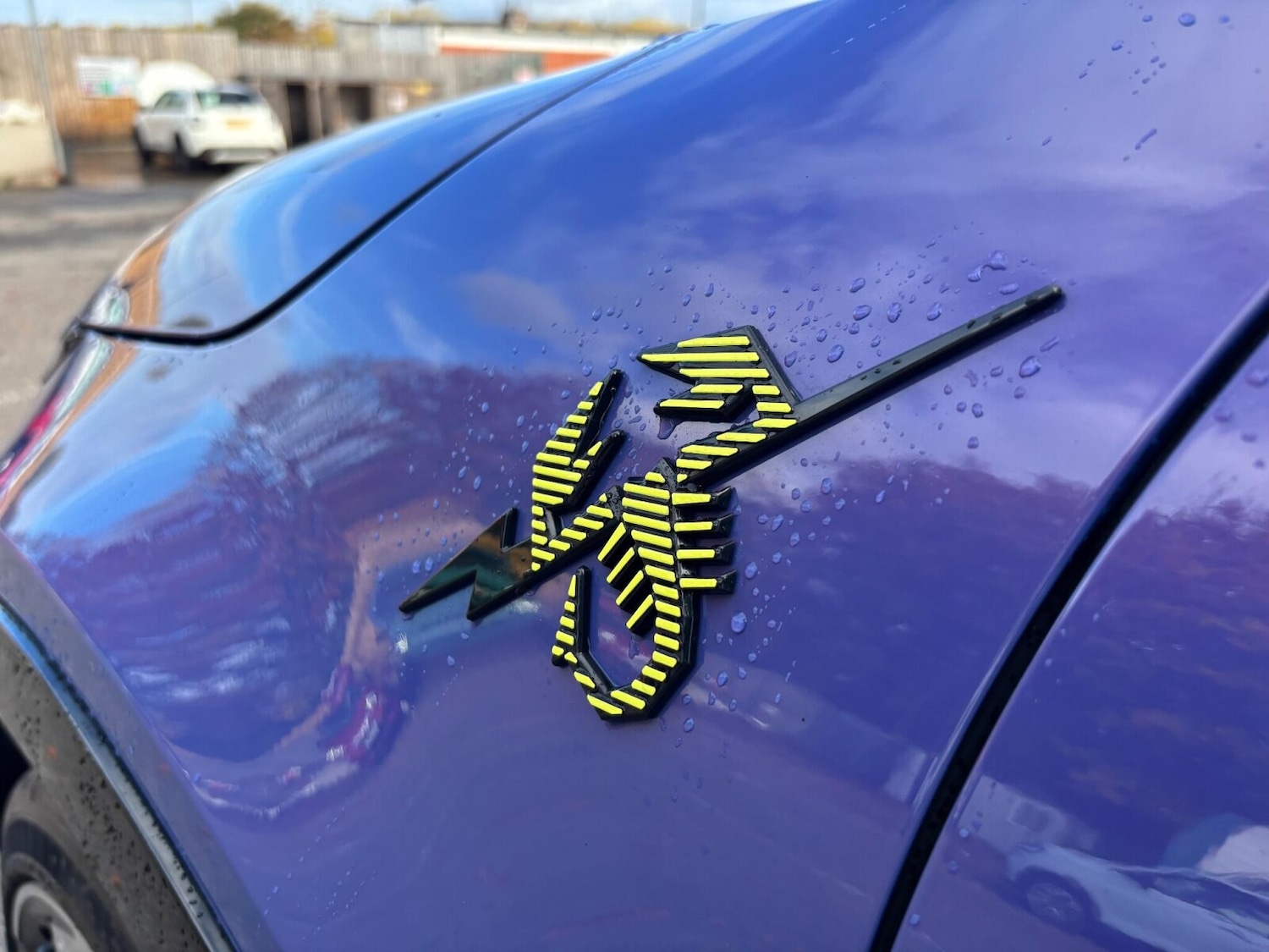 Used Abarth 600e 2025 for sale - 76344128: Photo 12