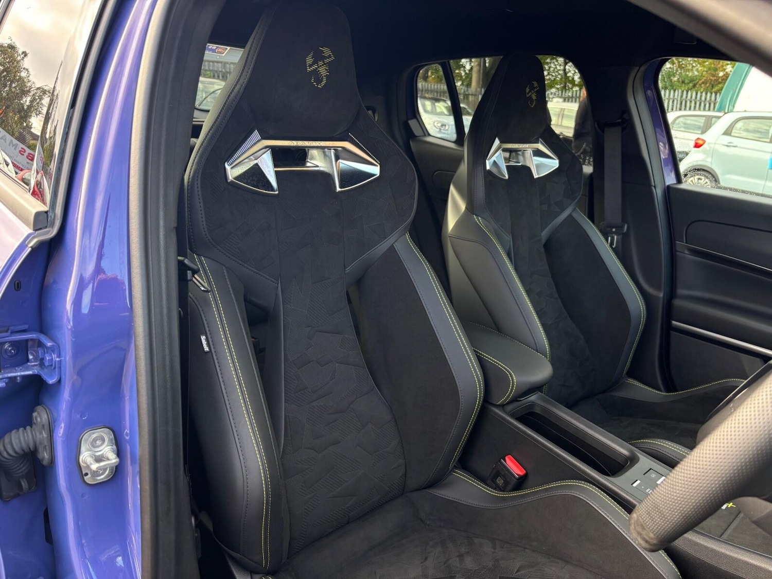 Used Abarth 600e 2025 for sale - 76344128: Photo 17