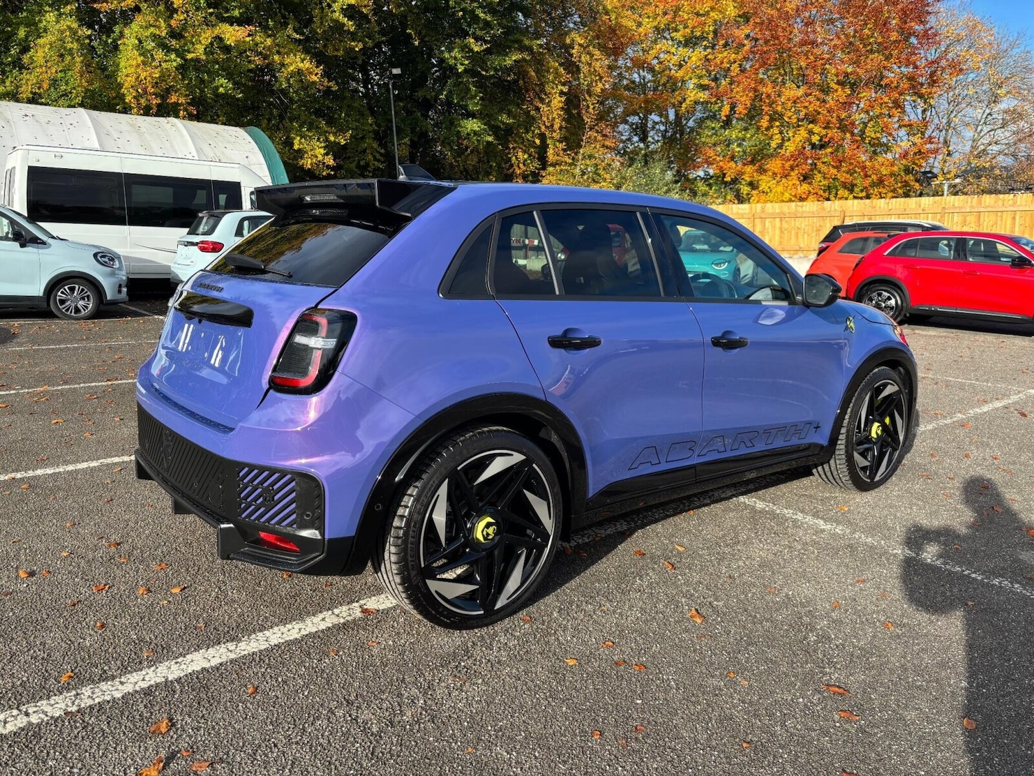 Used Abarth 600e 2025 for sale - 76344128: Photo 3