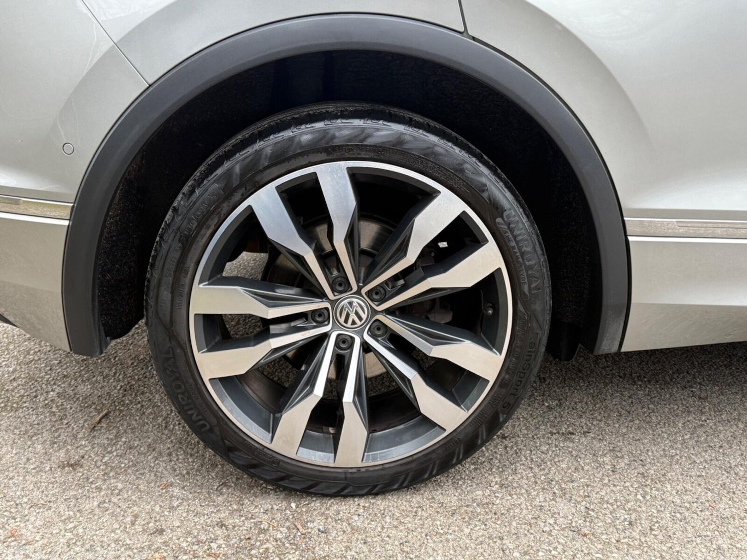 Used Volkswagen Tiguan 2019 for sale - 77600300: Photo 16