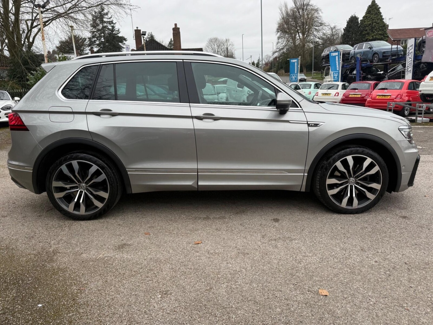 Used Volkswagen Tiguan 2019 for sale - 77600300: Photo 2
