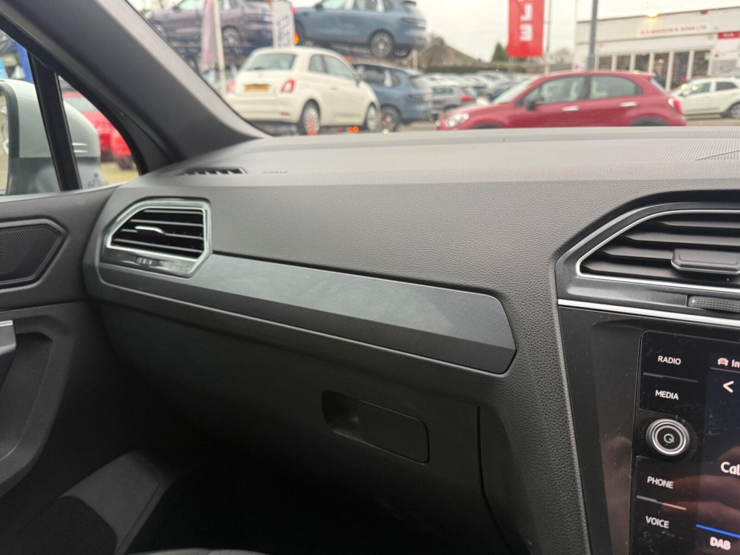 Used Volkswagen Tiguan 2019 for sale - 77600300: Photo 29