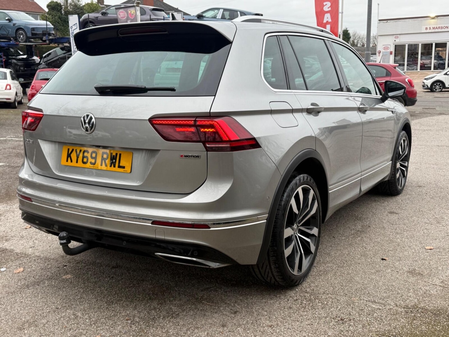 Used Volkswagen Tiguan 2019 for sale - 77600300: Photo 3