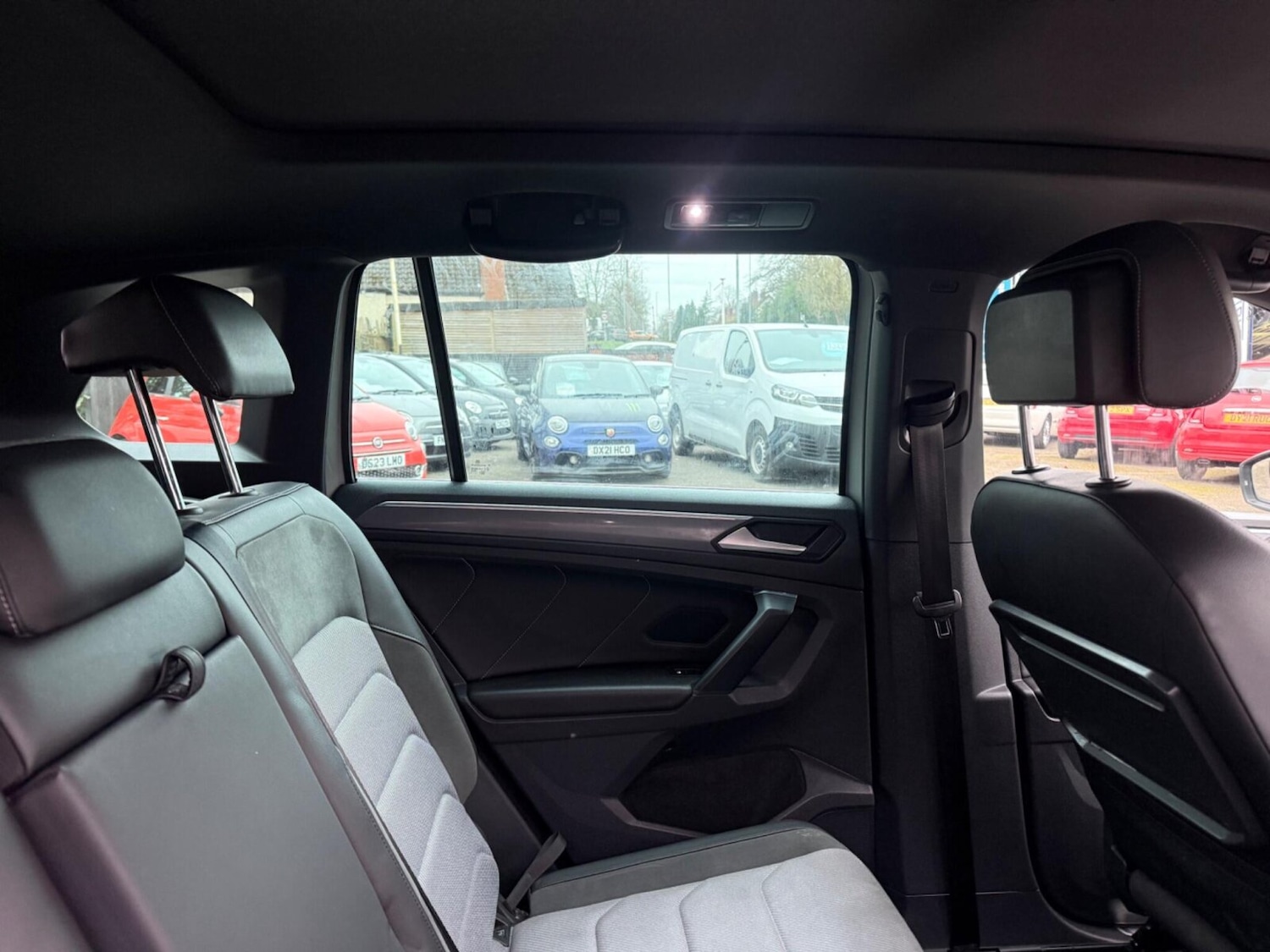 Used Volkswagen Tiguan 2019 for sale - 77600300: Photo 35