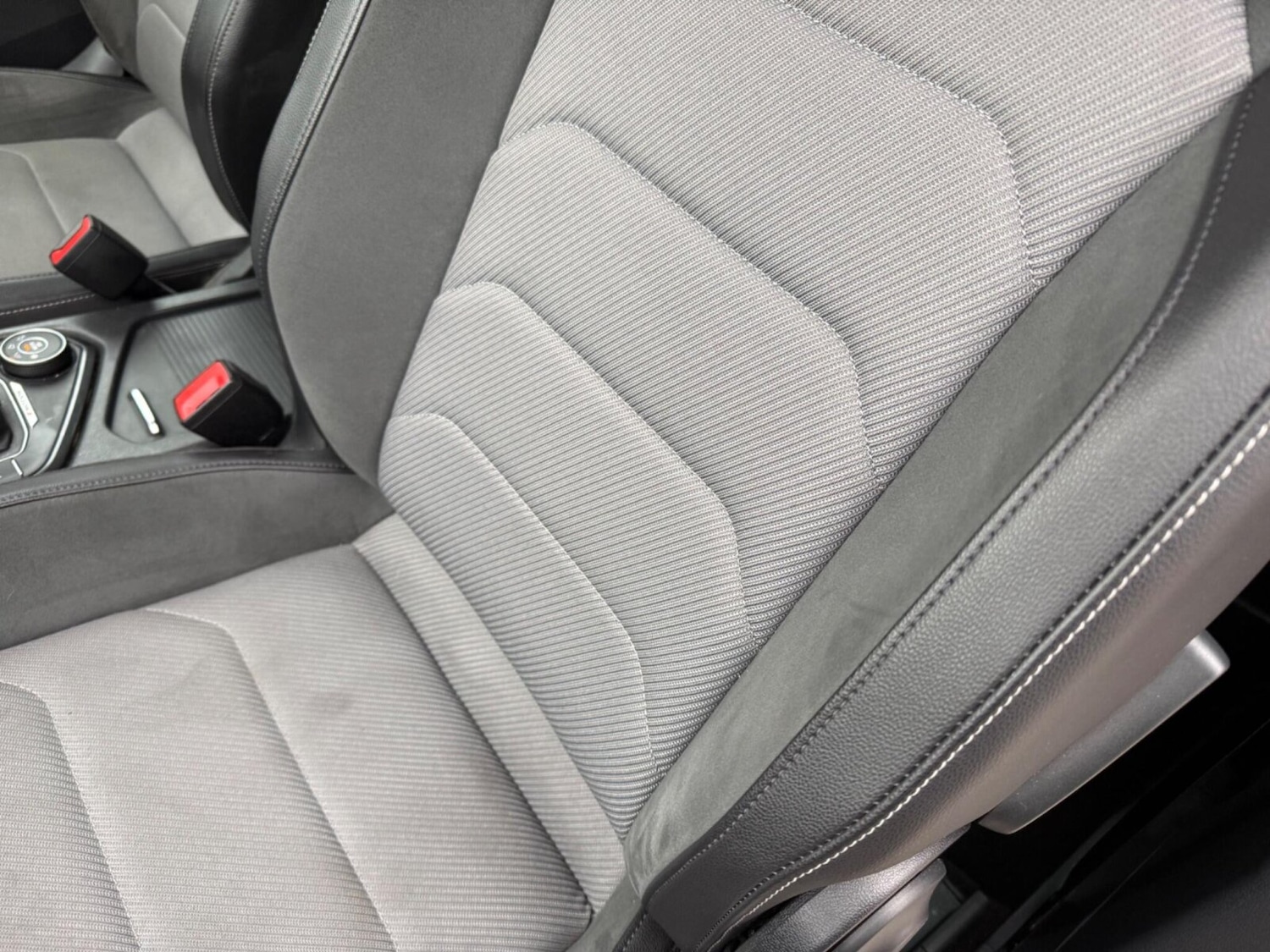 Used Volkswagen Tiguan 2019 for sale - 77600300: Photo 41