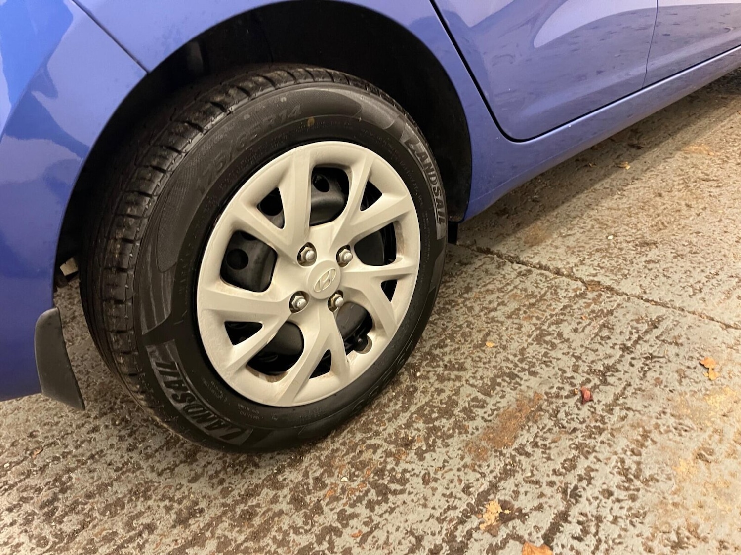 Used Hyundai i10 2018 for sale - 76117023: Photo 34