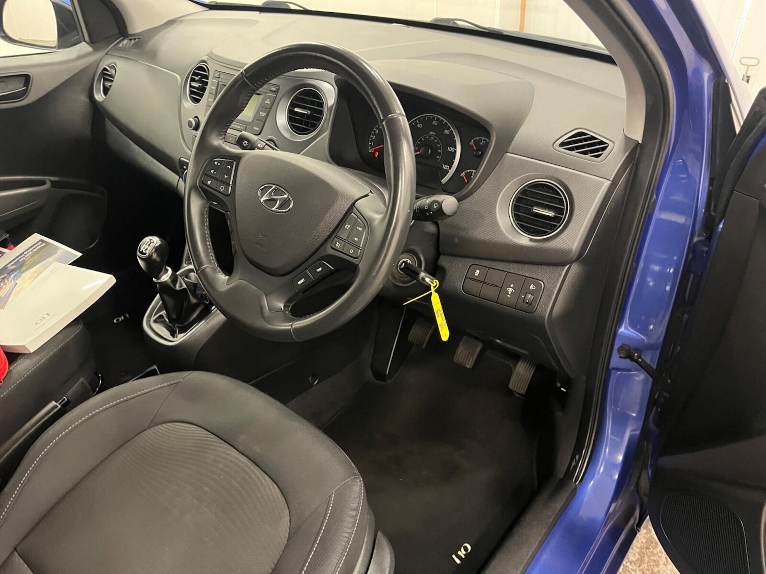Used Hyundai i10 2018 for sale - 76117023: Photo 8