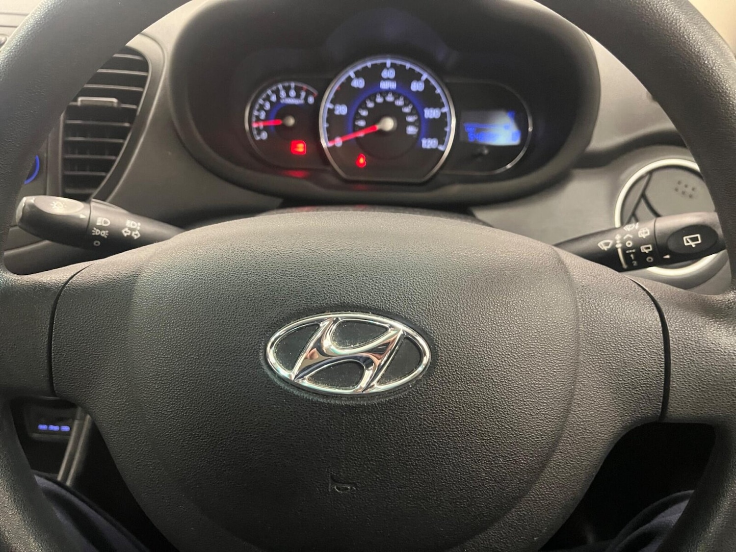 Used Hyundai i10 2013 for sale - 75751056: Photo 11