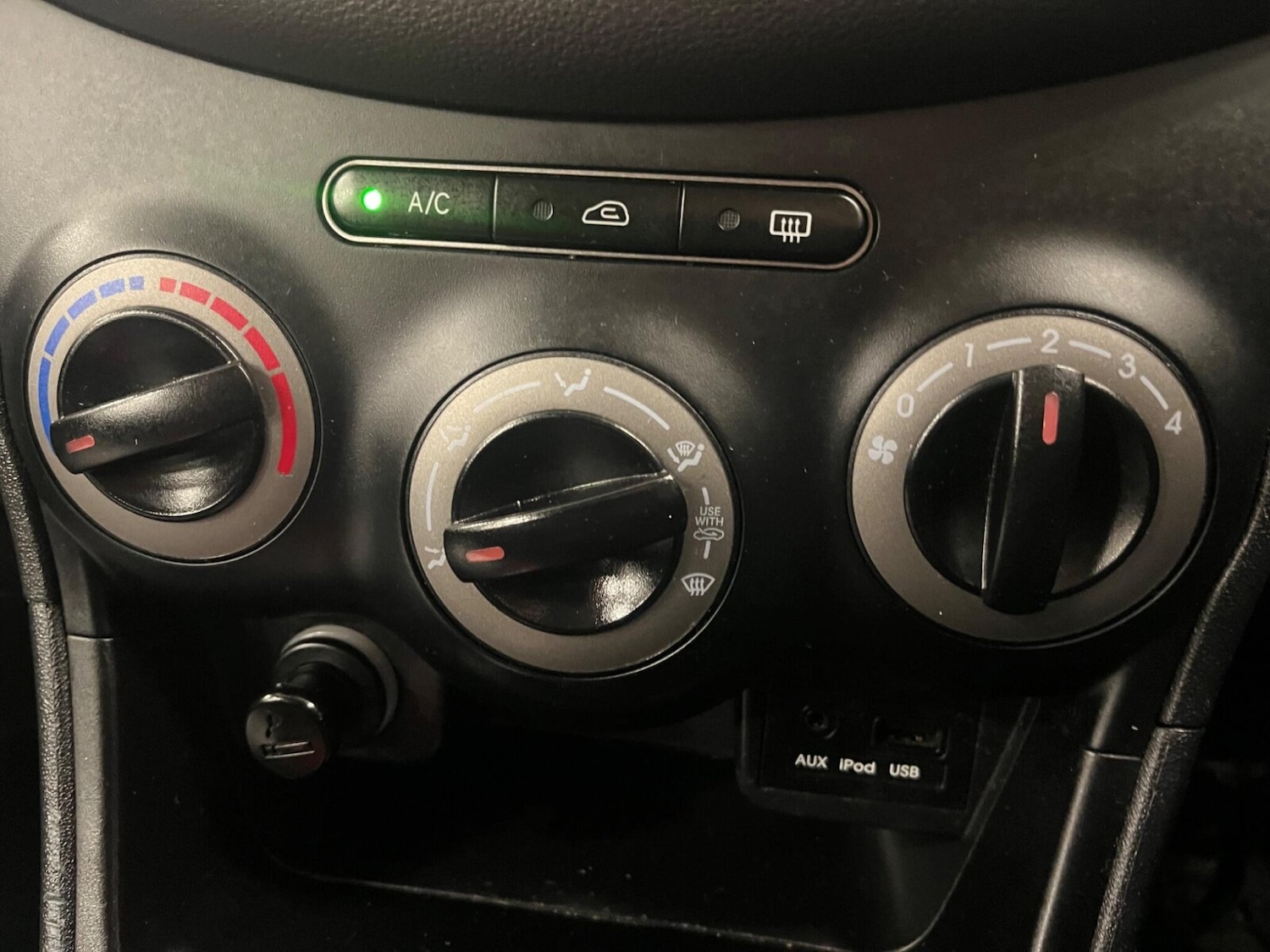 Used Hyundai i10 2013 for sale - 75751056: Photo 14