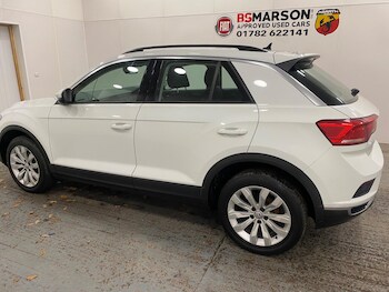 Used Volkswagen T-Roc 2018 for sale - 77570087: Photo
