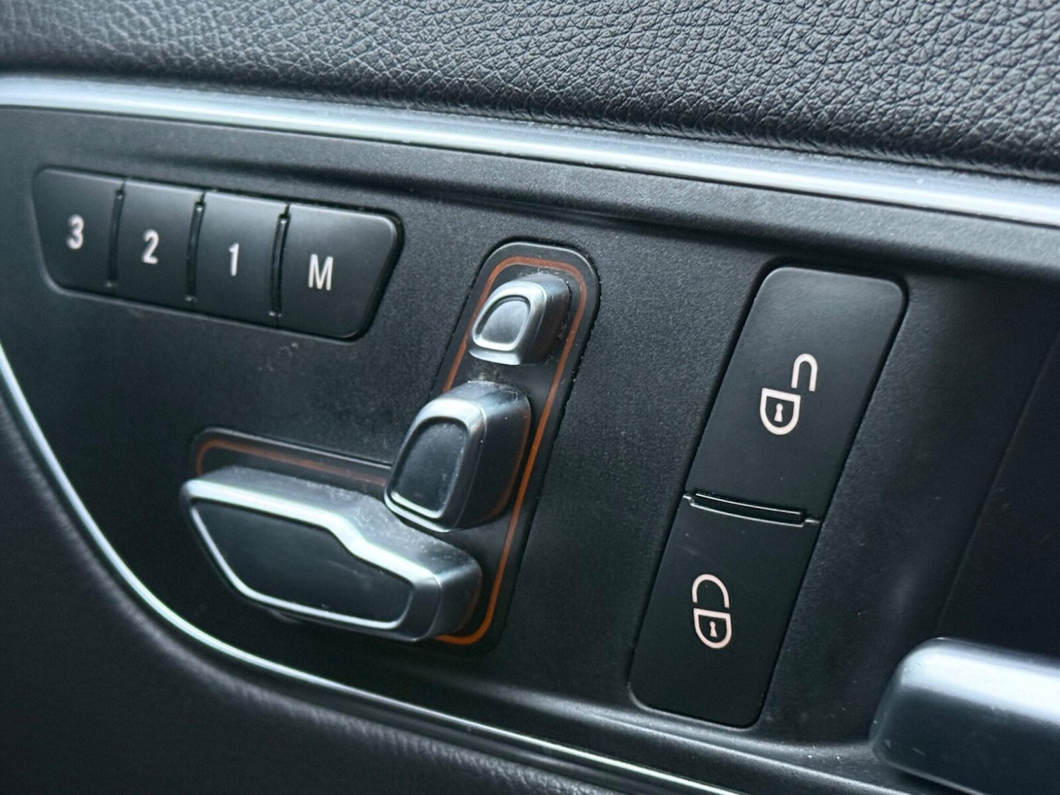 Used Mercedes-Benz A-Class 2016 for sale - 77903337: Photo 28