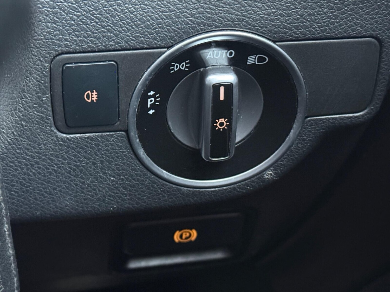 Used Mercedes-Benz A-Class 2016 for sale - 77903337: Photo 29