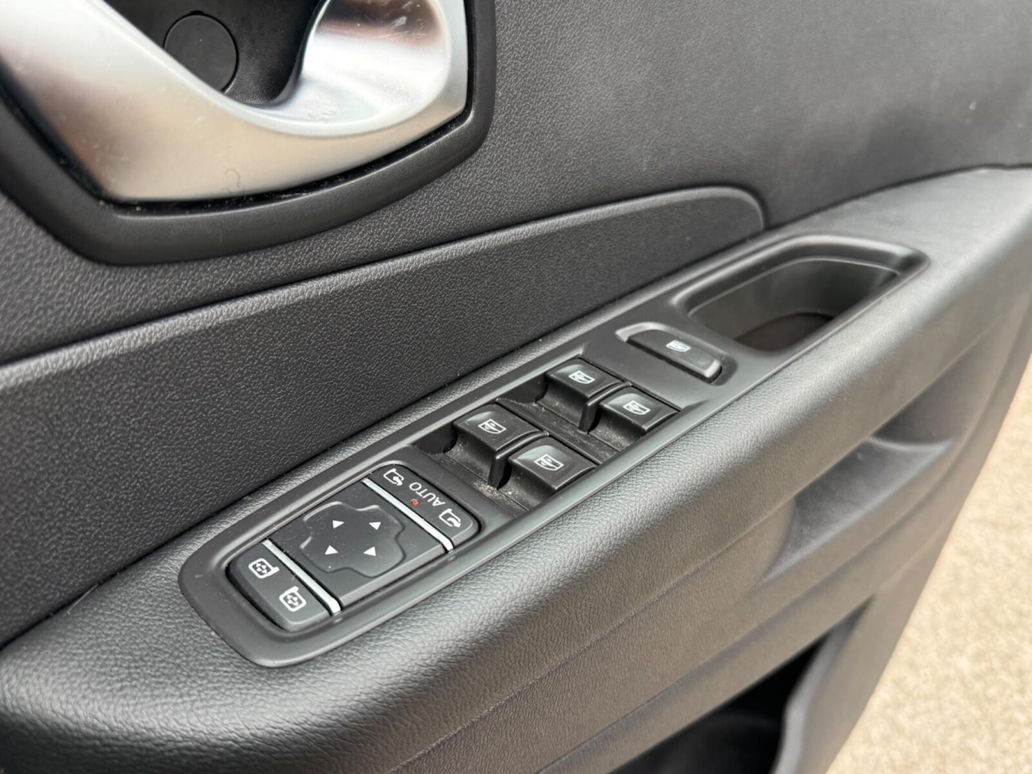 Used Renault Captur 2019 for sale - 78022339: Photo 30