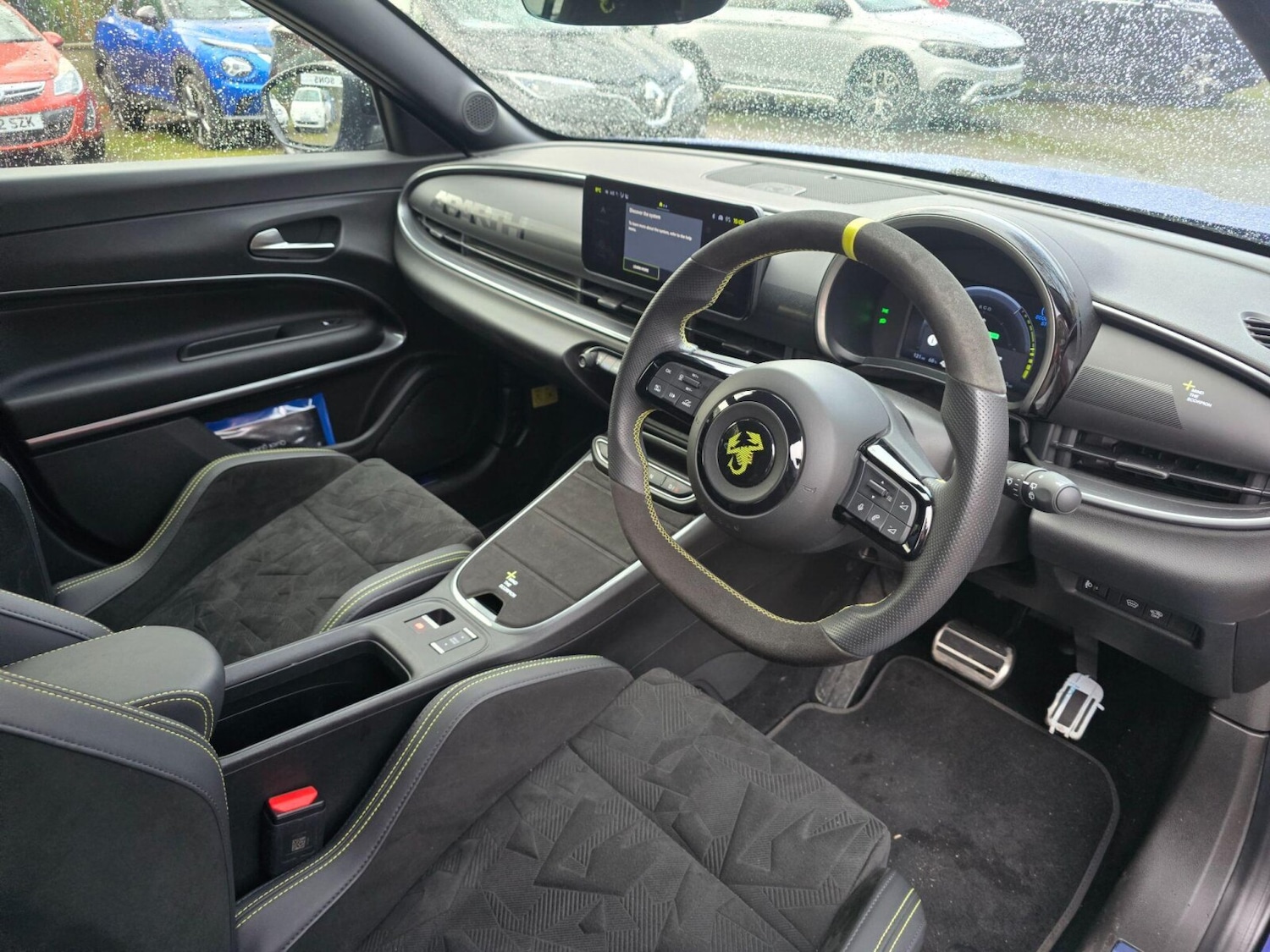 Used Abarth 600e 2025 for sale - 77165518: Photo 11