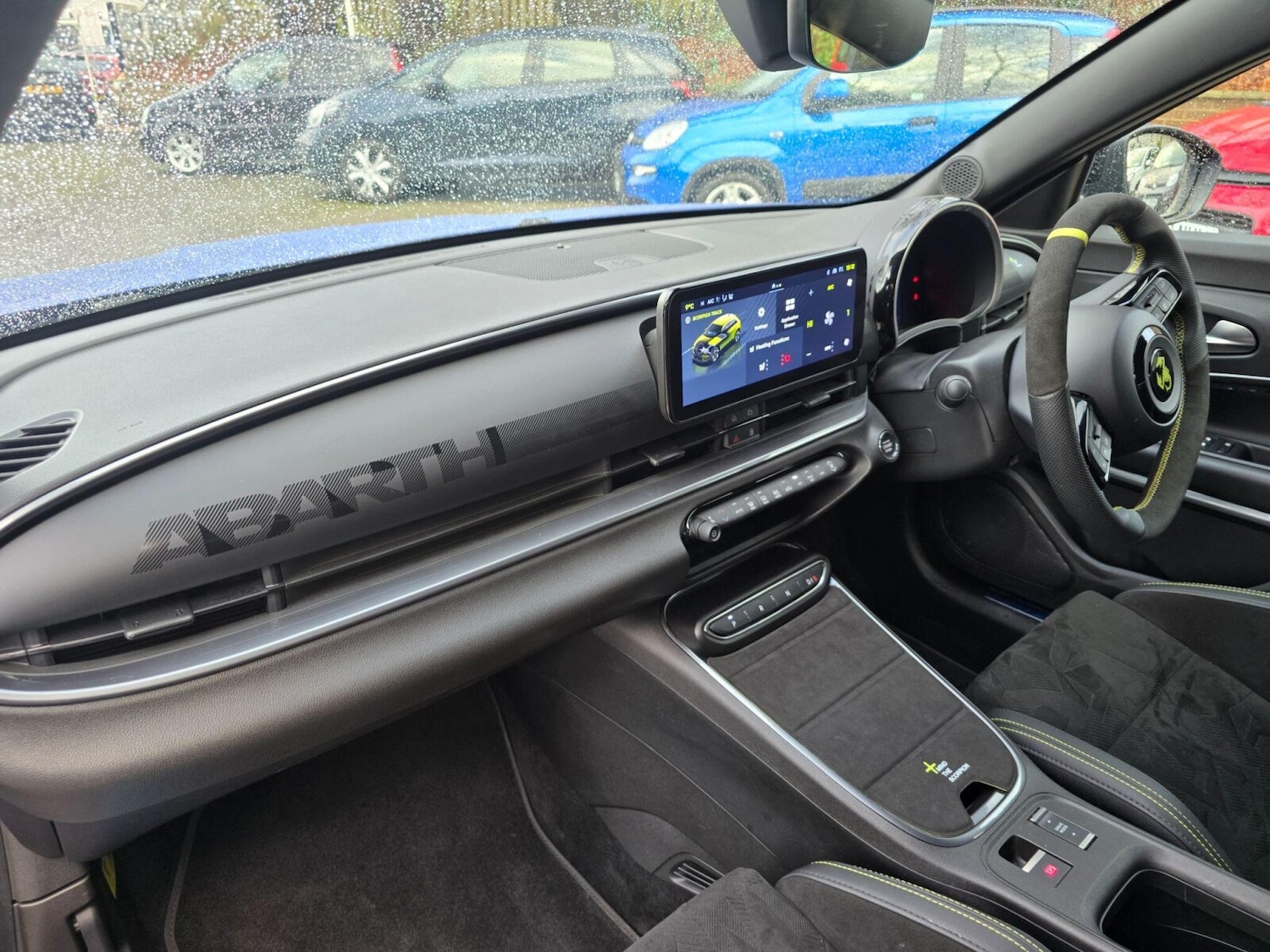 Used Abarth 600e 2025 for sale - 77165518: Photo 15