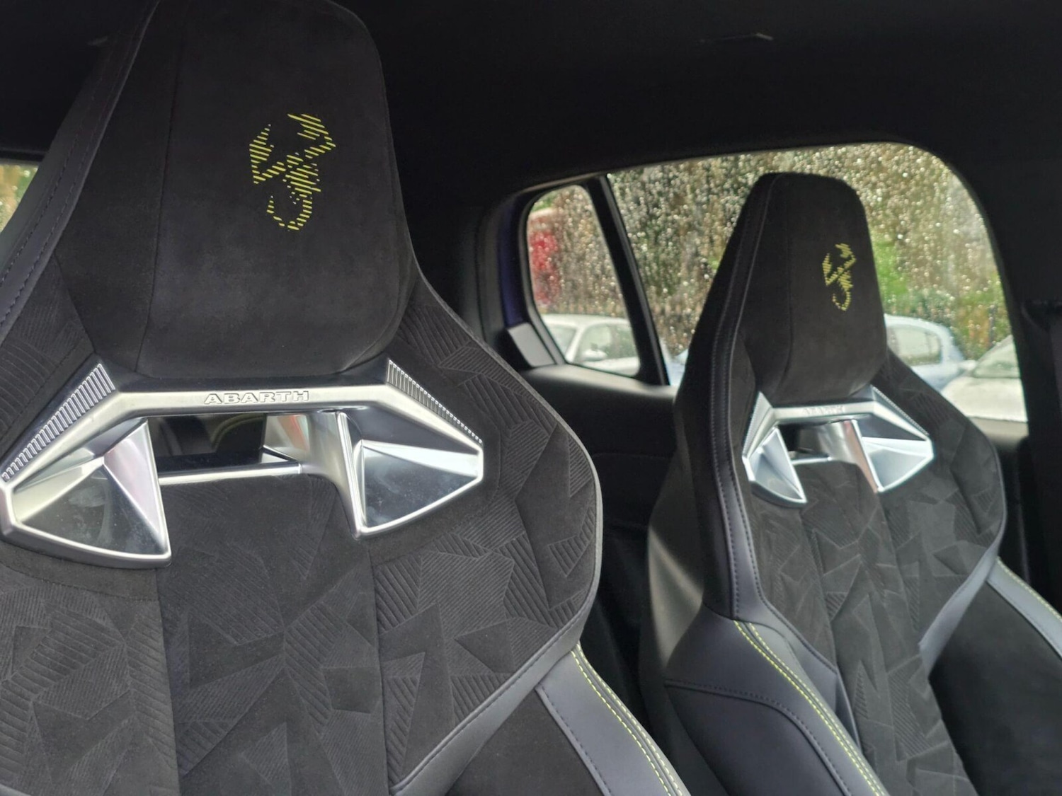 Used Abarth 600e 2025 for sale - 77165518: Photo 17