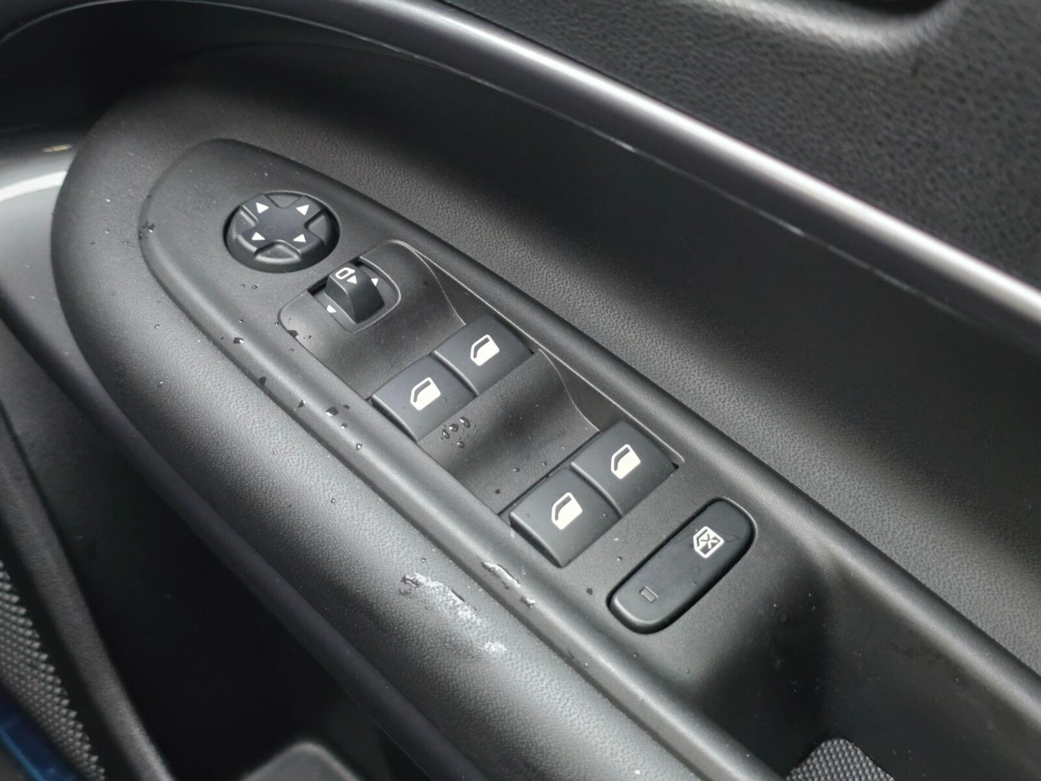 Used Abarth 600e 2025 for sale - 77165518: Photo 30