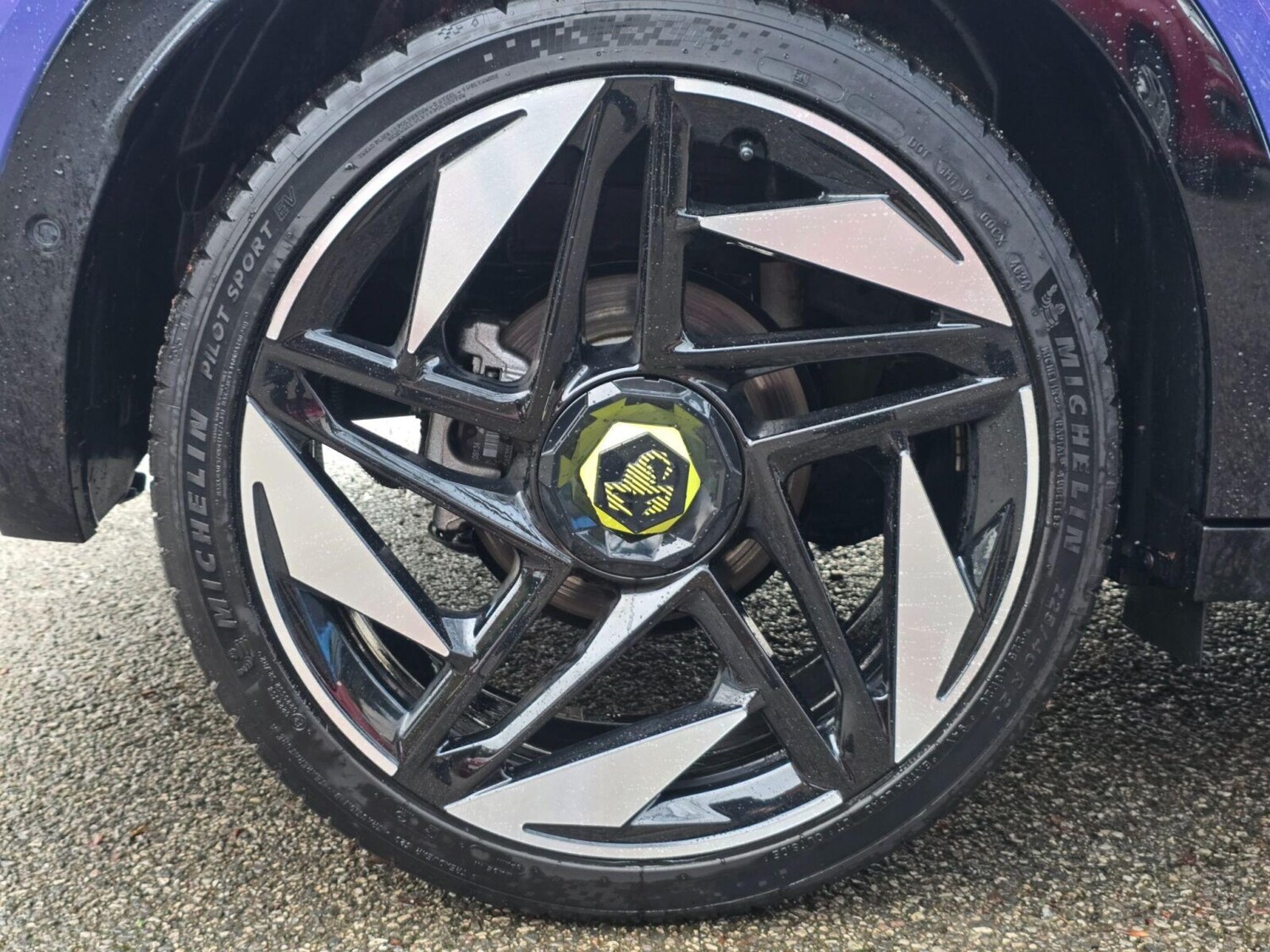 Used Abarth 600e 2025 for sale - 77165518: Photo 38