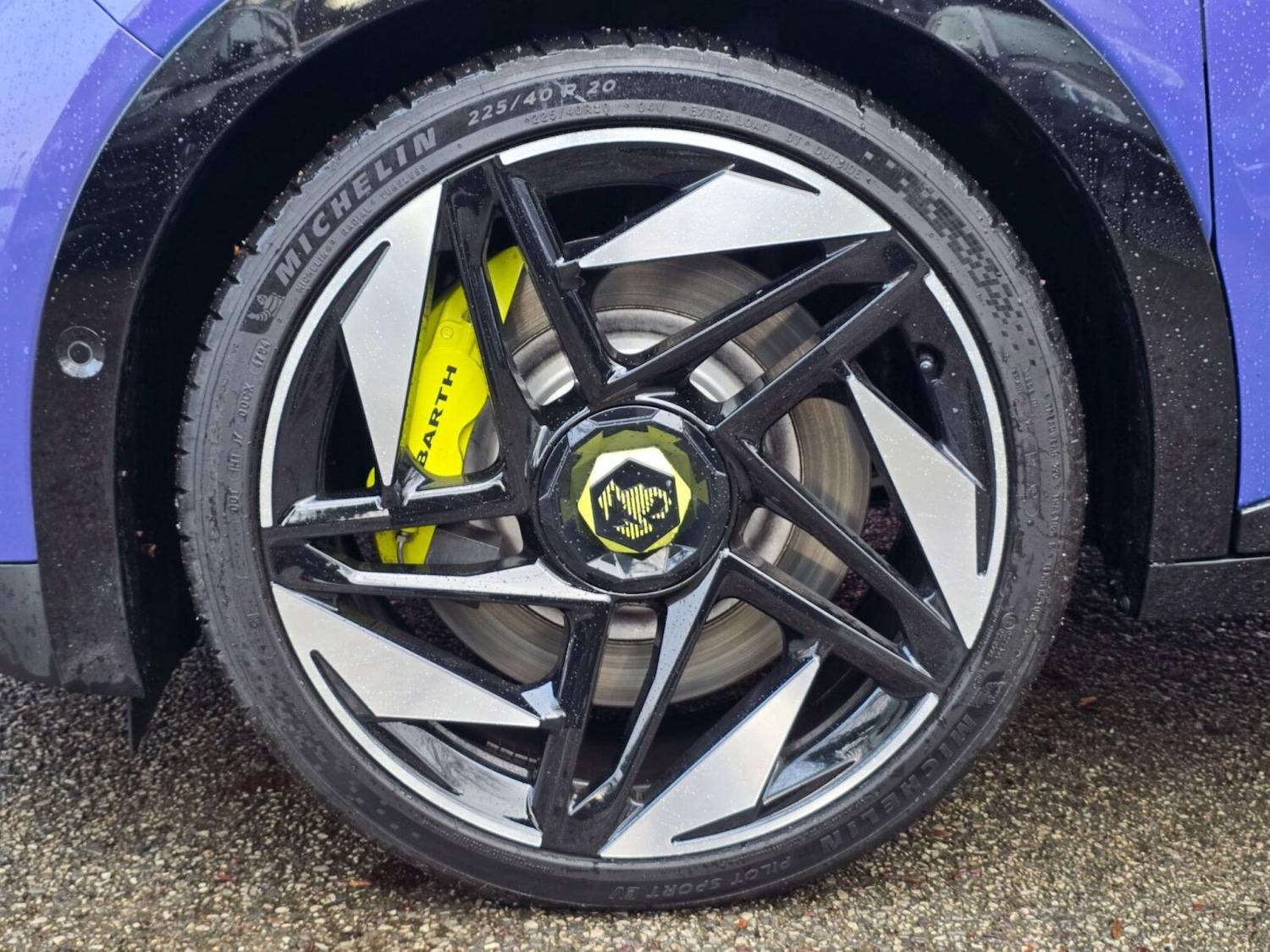 Used Abarth 600e 2025 for sale - 77165518: Photo 40