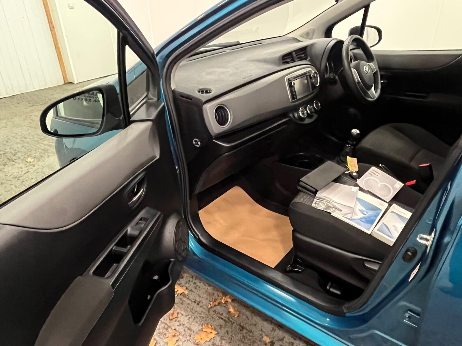 Used Toyota Yaris 2013 for sale - 77235503: Photo 27