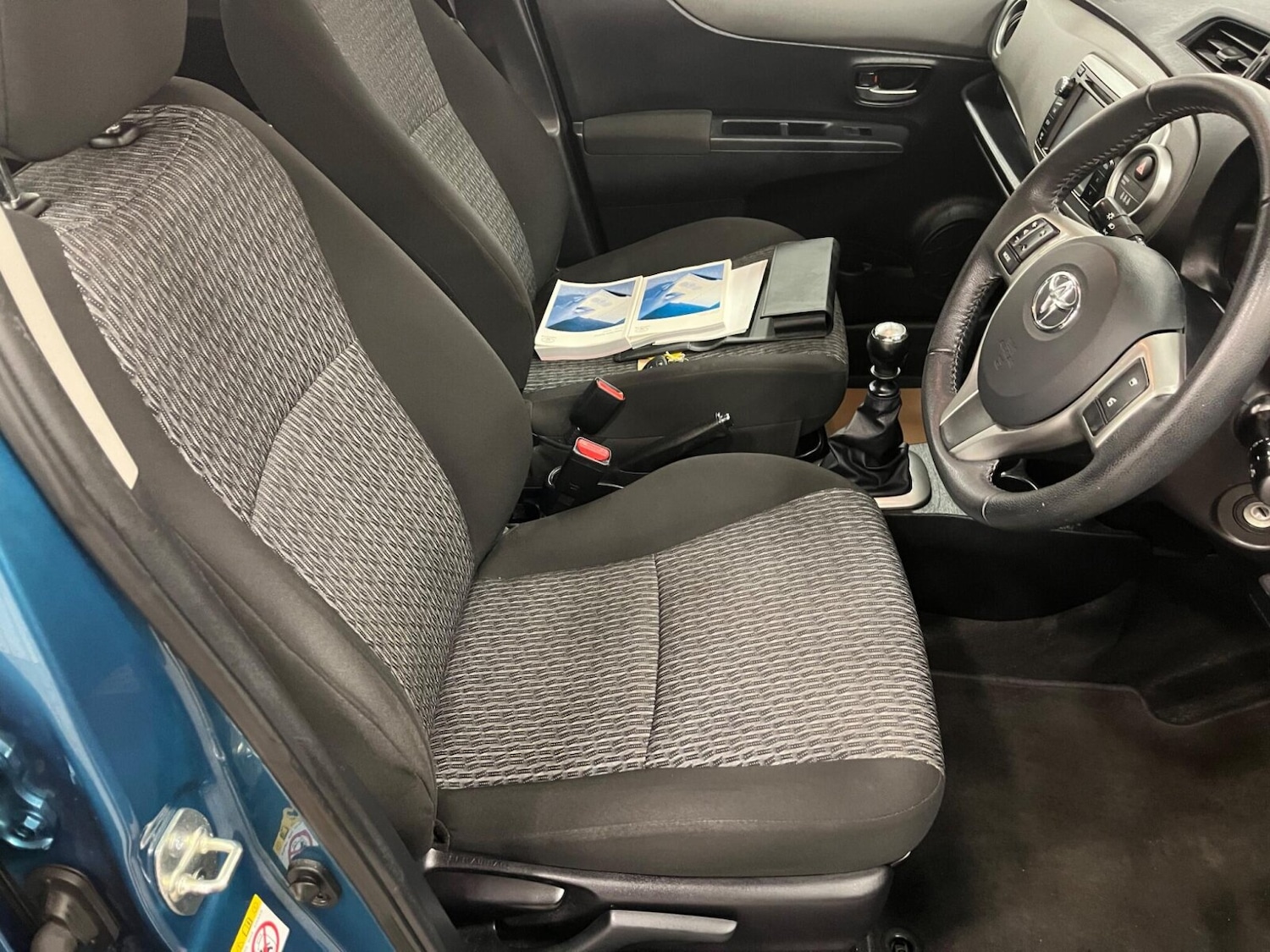 Used Toyota Yaris 2013 for sale - 77235503: Photo 5