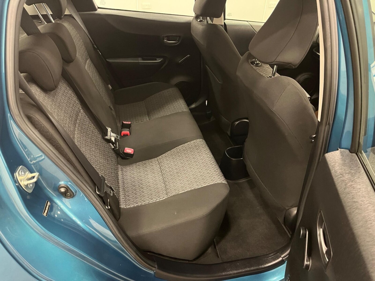 Used Toyota Yaris 2013 for sale - 77235503: Photo 8