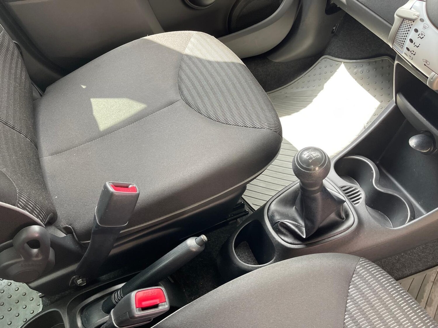 2013 Peugeot 107 1.0 12V Active Euro 5 5dr Hatchback Petrol Manual - Picture 15 of 24