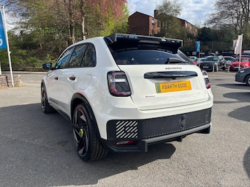 Used Abarth 600e 2026 for sale - 79202847: Photo